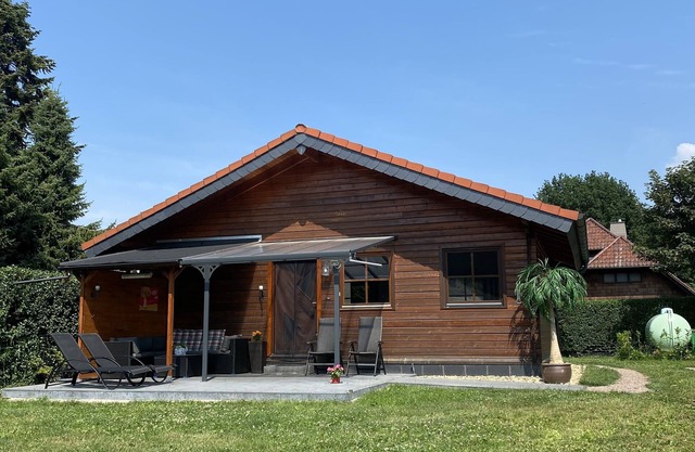 Wooden house on Meinweg with large garden
