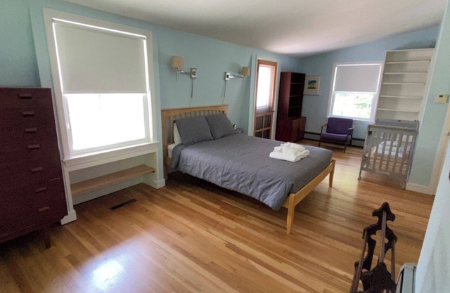 Woods Hole Beach Hideaway - Private Beach Access