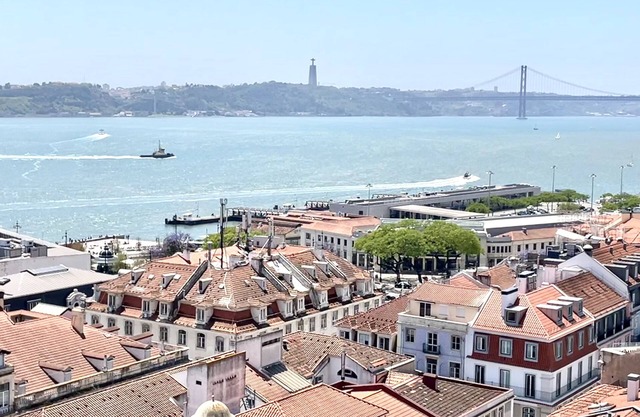 WOW! Tagus River @ your feet! Your Luxury Apartment in Lisbon