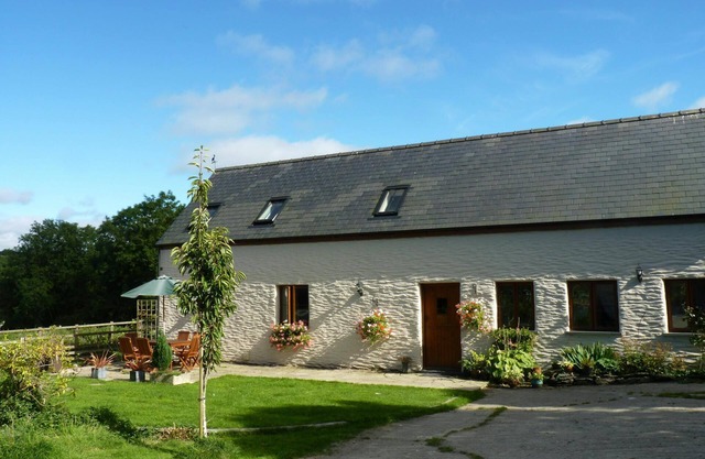 Y Beudy, Crymych - Three Bedroom Cottage, Sleeps 7