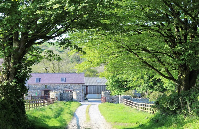 Y-Cartws Offers the Ideal Base whilst you spend your time Exploring West Wales.