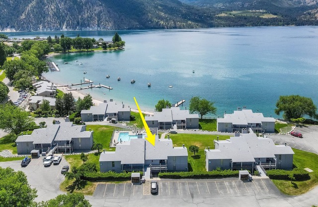 Yacinde F6 Poolside with Loft and Balcony