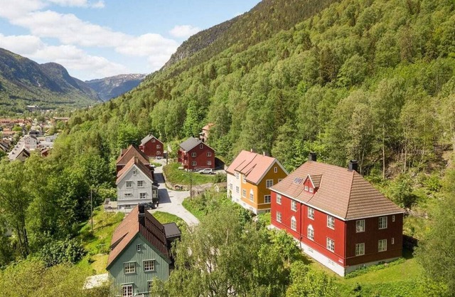 Yellow house Rjukan