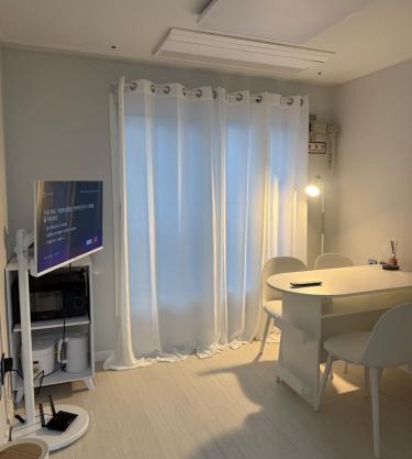 Yeongdeungpo stay for 3pax