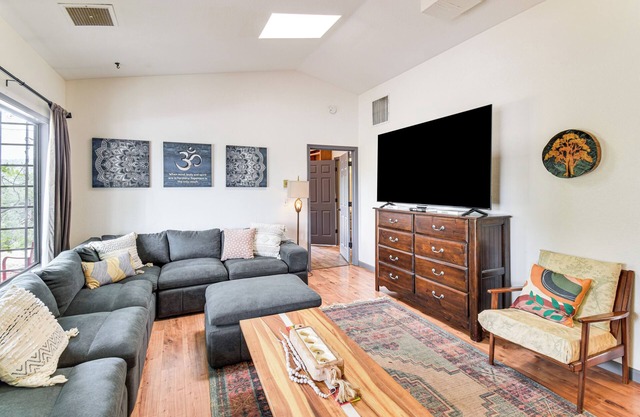Yosemite Wellbeing Retreat on 5 Acres w/Mtn Views