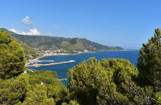 You deserve it . Holiday Apartment in Southern Italy for rent