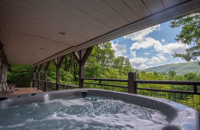 Your Hideout Near Hot Spots | 5 Mins to Great Eats | Buena Vista Log Cabin