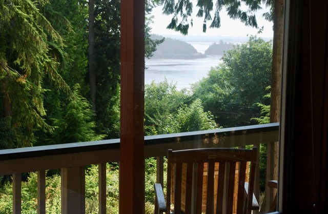 Your Island View Perch to Watch Boats and Birds from 2 Decks - On Guemes Island