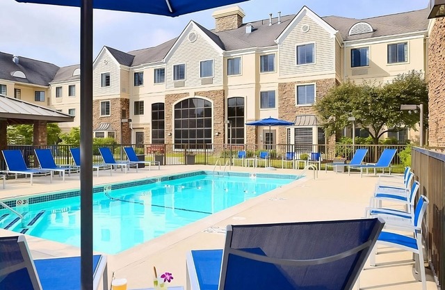 Your Relaxing Getaway Awaits! Perfect for Merrimac River Frontage! Outdoor Pool!