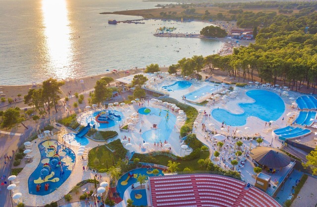 Zaton Resort Mobile Home with Pool