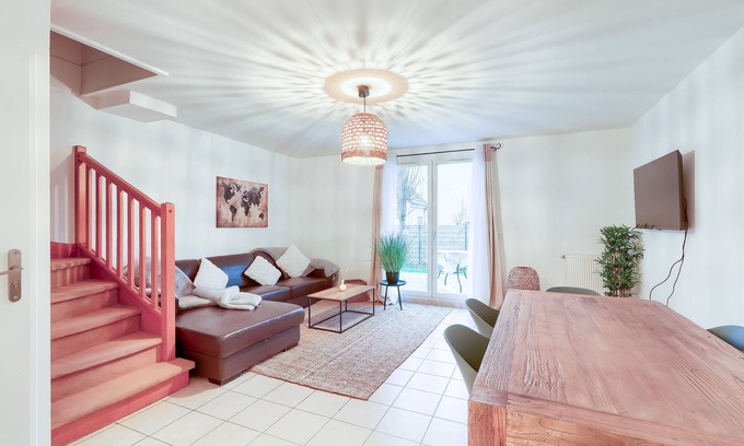 Cormeilles-en-Parisis House | Élégance Familiale - Confort & Jardin