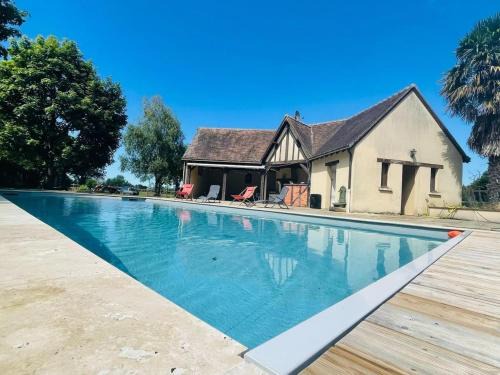 Le Lude House | Évasion champêtre : Maison avec piscine, tennis, et étang au cœur de 50 hectares de forêt - FR-1-410-307
