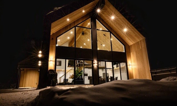 Sainte-Rose-de-Watford Ski Chalet | Ô Rassembleur Summary