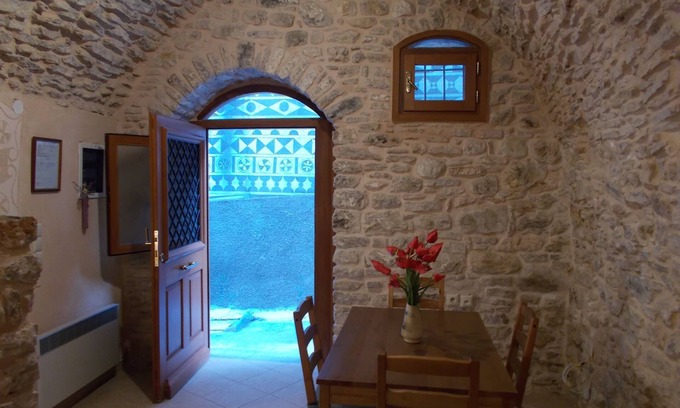 Pyrgi House | Παραδοσιακός Ξενώνας Χρυσηίς