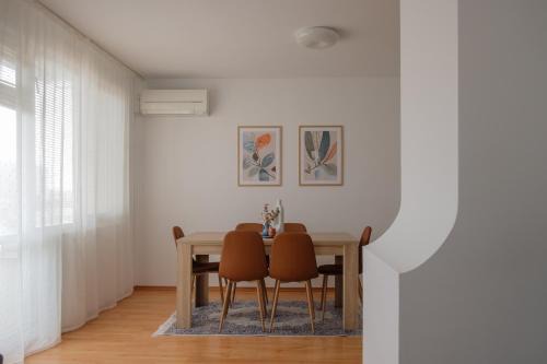 Yambol Apartment | Апартамент за гости Бажолета - светъл и уютен дом в сърцето на Ямбол