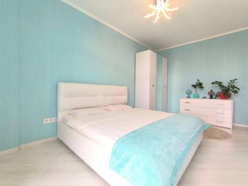 Dniprovs'kyi District Apartment | Біленька квартира в ЖК Комфорт Таун
