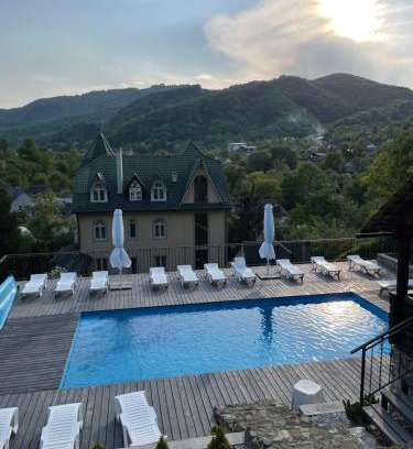 Vyzhenka Hotel | Гірський узвіз
