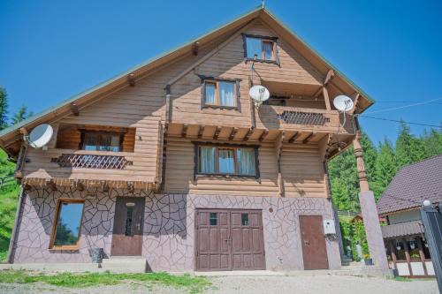 Yablunytsya Apartment | Котедж У Яни 2