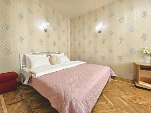 Svitlogirske Apartment | У центрі 2 кімнатна квартира біля ЦУМу з власною закритою парковкою. Мережа Alex Apartments