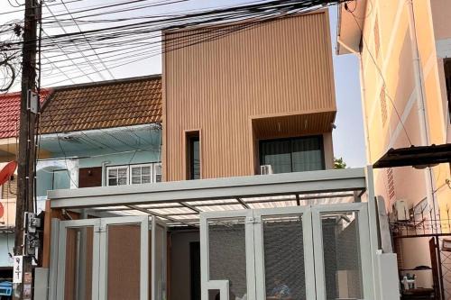 Khlong Chaokhunsing Apartment | บ้านยิ้ม - 2 Bedroom, 2 Bathroom
