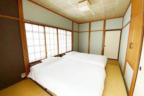 Hedamura House | 御浜岬の至福を一身に味わう 一軒家貸切宿で贅沢なバーベキューを楽しみながら夕陽に染まる戸田湾の美しさを満喫