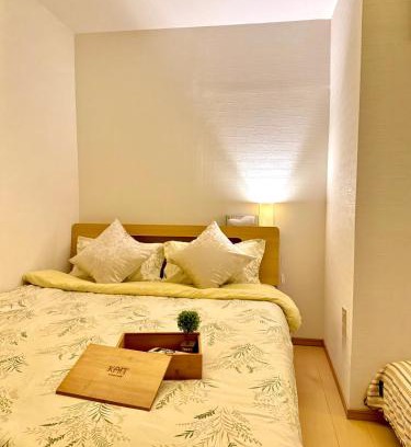Nishinari House | 晶 距离车站步行5分钟 关西机场难波心斋桥直达 5 bedroom最多可住13人 超大客厅大电视有Netflix