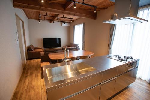 Aira House | 洋宿 Hiroi Yado
