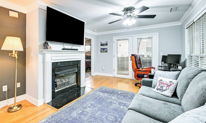 Third Ward Condo | 1/2 Mi to Bank of America Stadium: Uptown Condo!