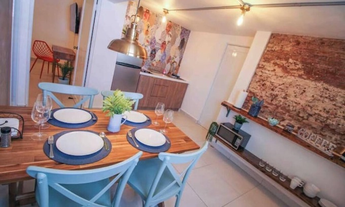 Mayaguez Pueblo Apartment | 1.8 King of Kings Urban Living w/parking