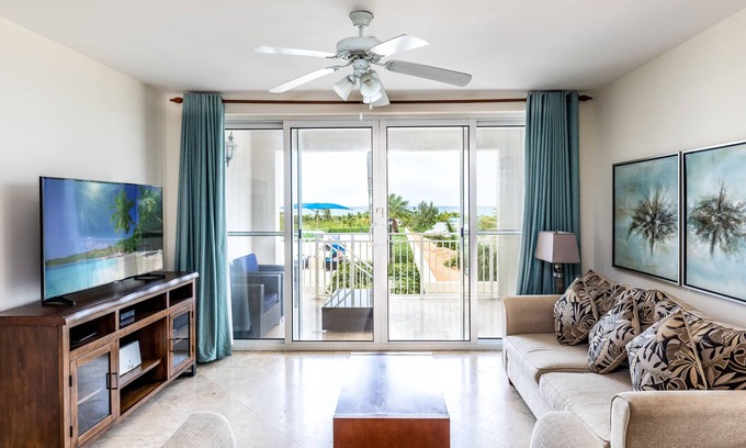 The Bight Condo | 1 BD,1.5 Bathroom, Beautiful Condo.