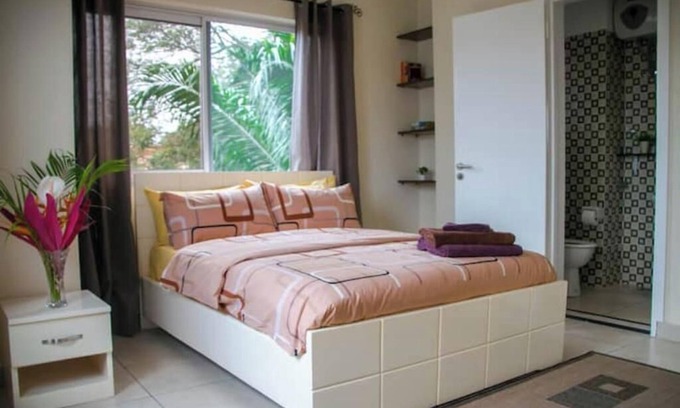 Kokomlemle Apartment | 1 Bd large apt@central location