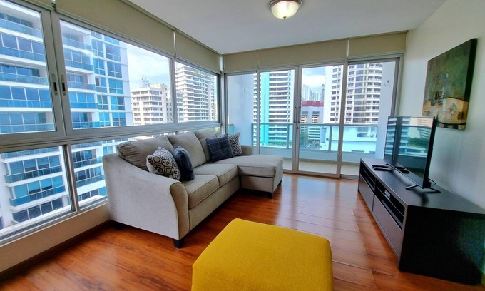 Calidonia Apartment | 1 BDRM SWIMMING POOL AV. BALBOA PANAMA CITY BAYFRONT 809