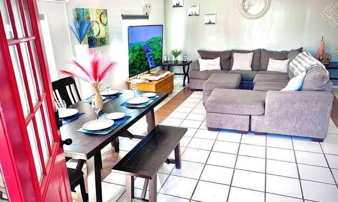 El Paso House | 1 Bed 1 Bath Craven Cottage at Hillside with Wifi, AC & 4K Smart TV