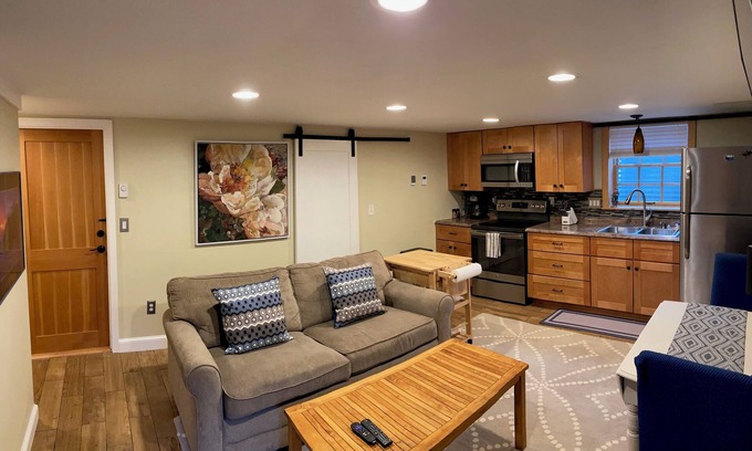 Loyal Heights Apartment | ✔️1 bed/bath unit with washer/dryer, & private entrance in a quiet neighborhood.