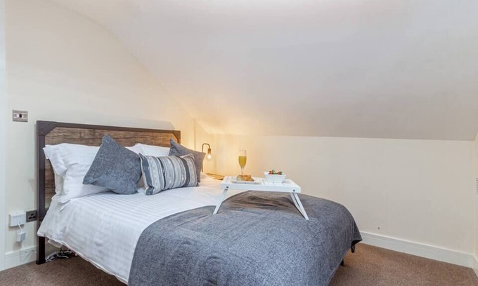 Pontrilas Apartment | 1 Bed Beautiful Apartment Carriage Court