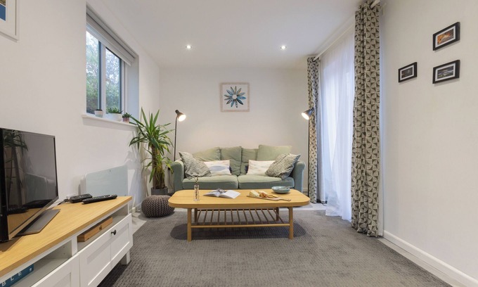 Bude Ski Chalet | 1 Bed Chalet in Bude - Parking & Wifi