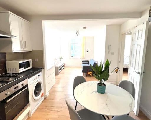 Highbury West Apartment | 1 Bed Flat London a step to Emirates Stadium