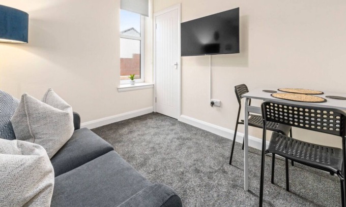 Methil Apartment | 1 Bed Flat With Parking Sleeps 2 in Fife