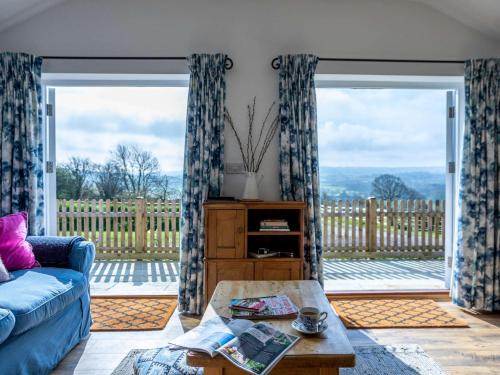 Axminster House | 1 Bed in Axminster 82604