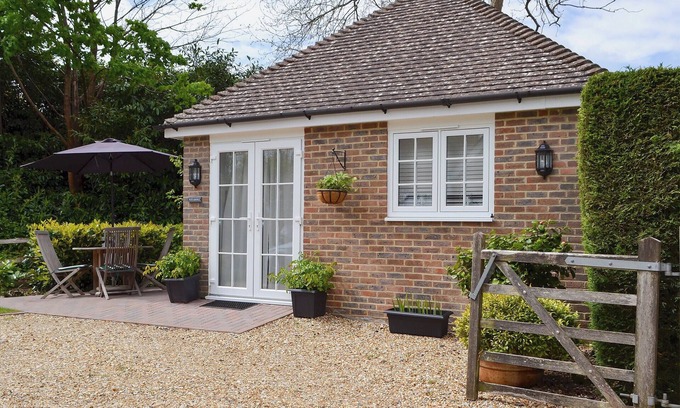 Cuckfield Cottage | 1 bedroom accommodation in Cuckfield, near Haywards Heath
