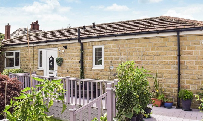 Almondbury Cottage | 1 bedroom accommodation in Almondbury, near Huddersfield