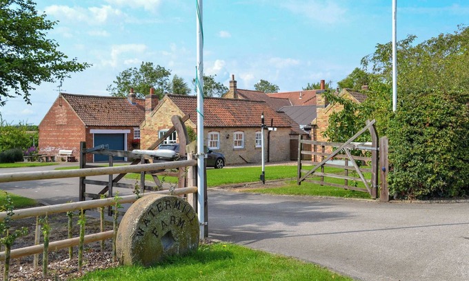 Kirkby Green Cottage | 1 bedroom accommodation in Kirkby Green
