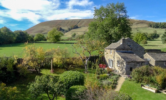 Peak District Cottage | 1 bedroom accommodation in Edale, Hope Valley