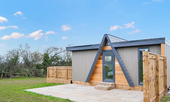Carlton-in-Cleveland Ski Chalet | 1 bedroom accommodation in Great Busby