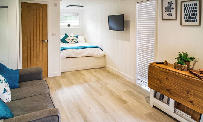 Bumble's Green Cottage | 1 bedroom accommodation in Sewardstone