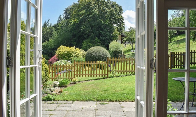 South Brent Cottage | 1 bedroom accommodation in Harbourneford, near Buckfastleigh