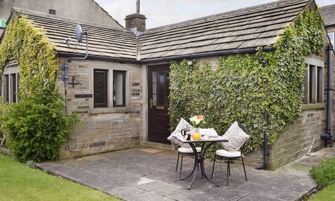Grange Moor Cottage | 1 bedroom accommodation in Shelley, near Huddersfield