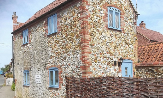Docking Cottage | 1 bedroom accommodation in Docking, near King&rsquo;s Lynn