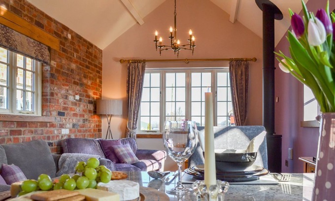 Low Catton Cottage | 1 bedroom accommodation in Holtby, near York