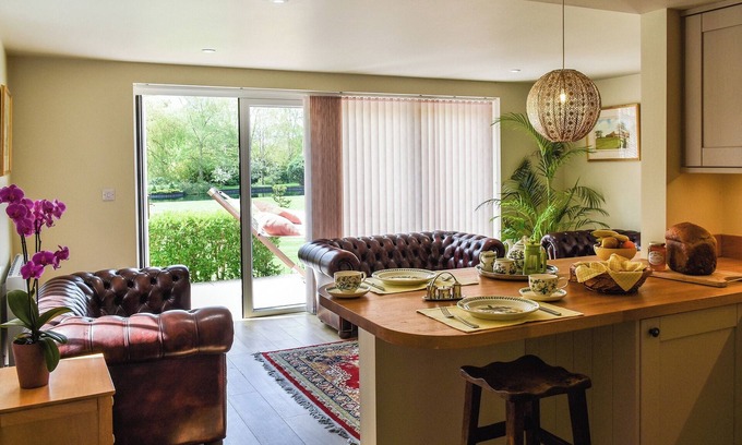 Strumpshaw Cottage | 1 bedroom accommodation in Strumpshaw, near Norwich